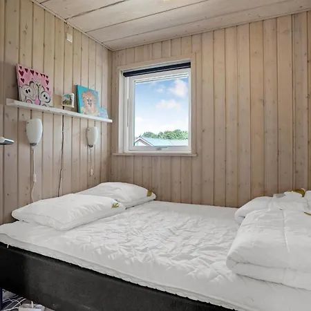 4 Bedroom Cozy In Haderslev Сasa de vacaciones *