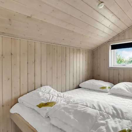 4 Bedroom Cozy In Haderslev Сasa de vacaciones Råde
