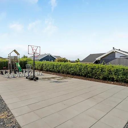 4 Bedroom Cozy In Haderslev * Råde