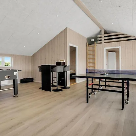 4 Bedroom Cozy In Haderslev Råde