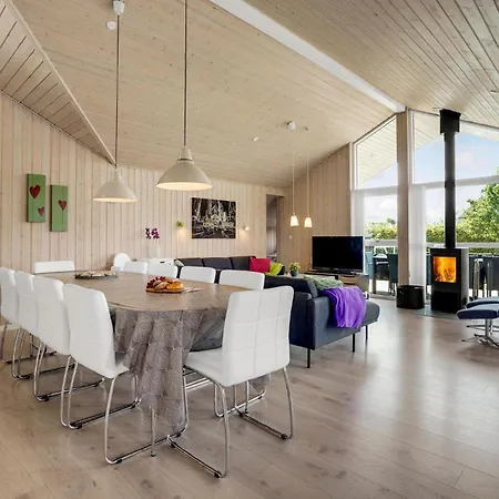 4 Bedroom Cozy In Haderslev