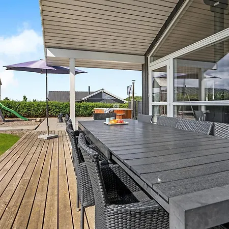 4 Bedroom Cozy In Haderslev *